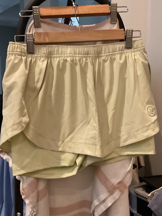 Vuori Pants - Vuori Athletic Shorts Light Yellow Lime Size S Built-In Liner